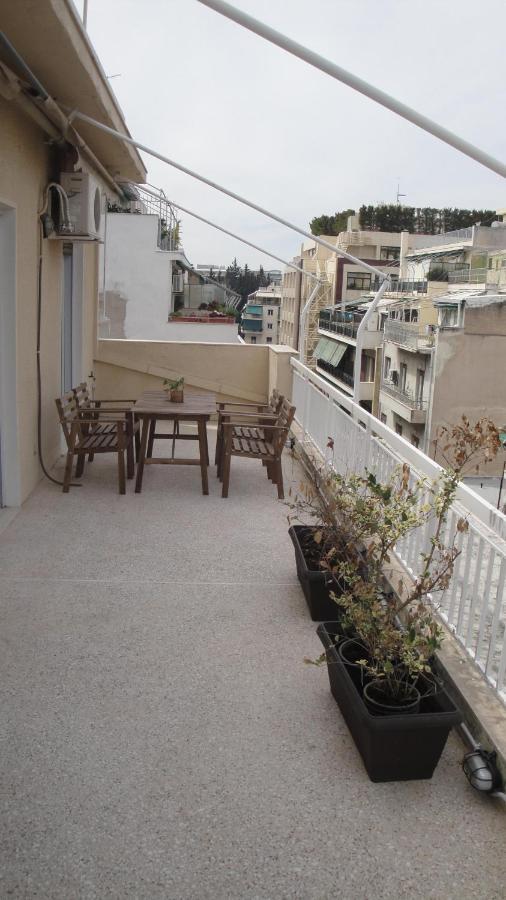 Illisia Roof Apartment Atene Esterno foto